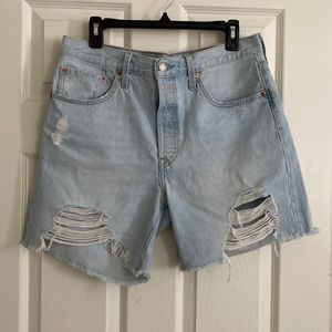 Levi’s 501 mid thigh jean shorts